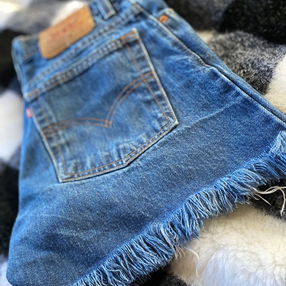 Ready For Summer - Levi HIGH WAISTED SHORTS ❤️🤍💙